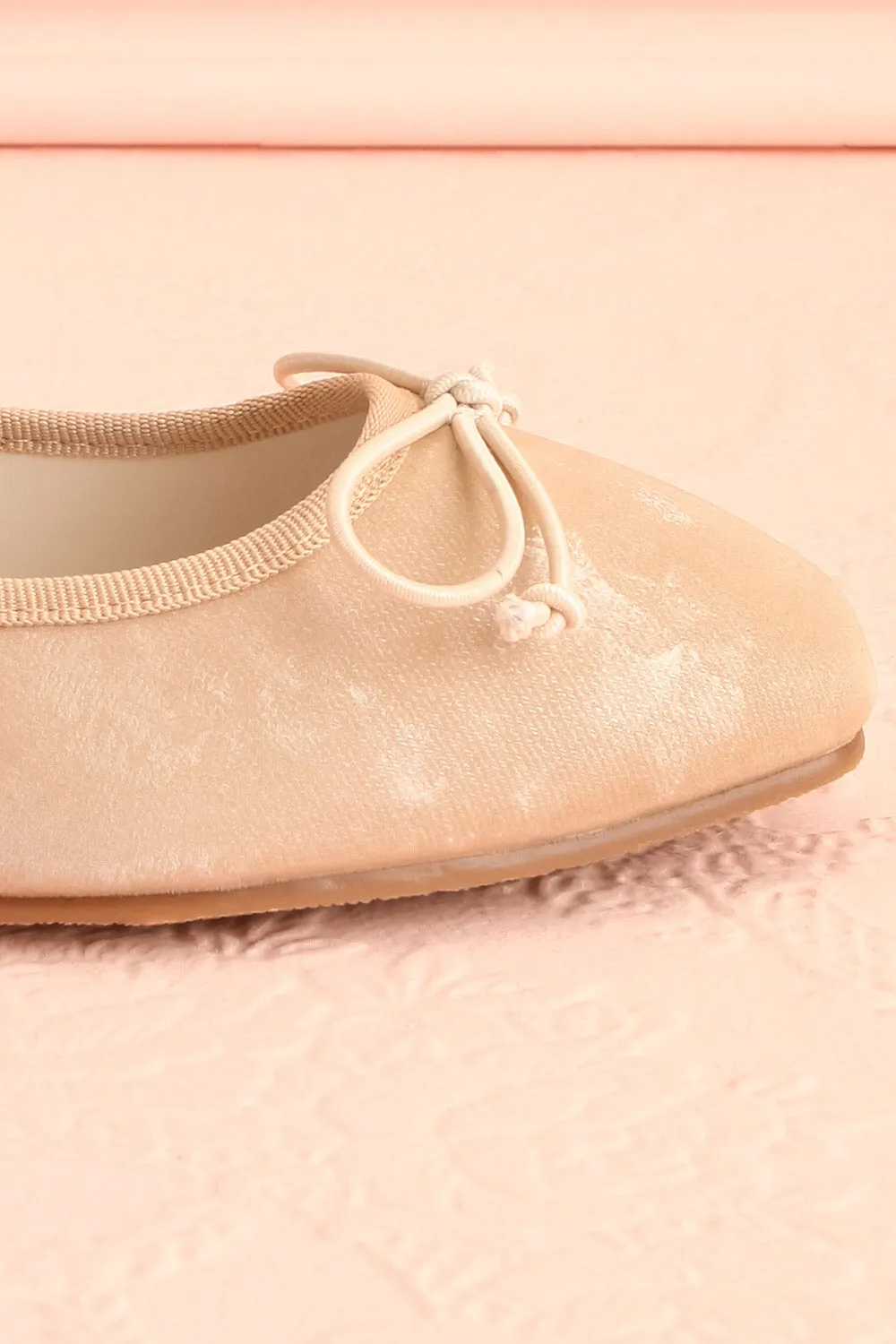 Cascadura Beige | Velvet Ballet Flats