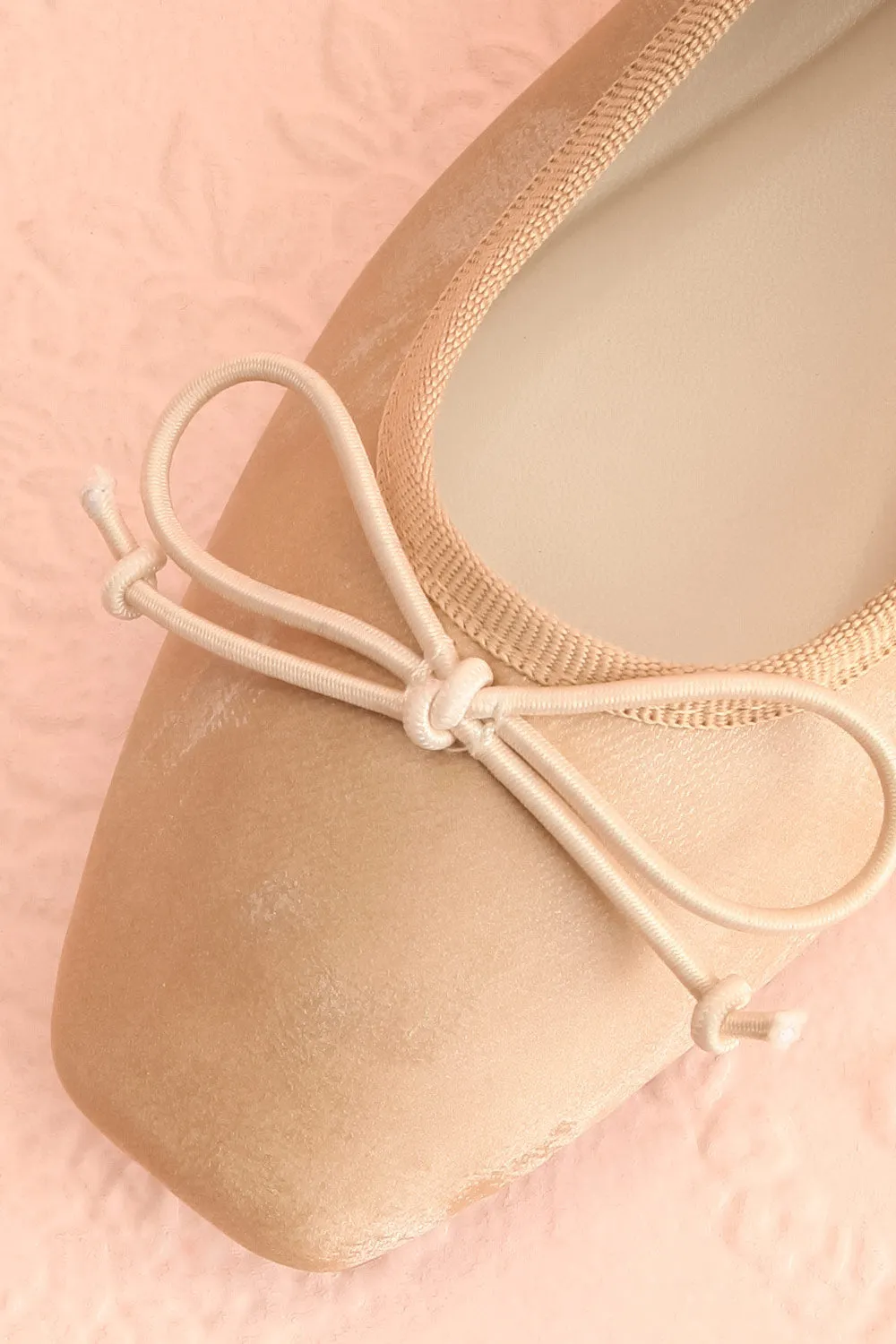 Cascadura Beige | Velvet Ballet Flats